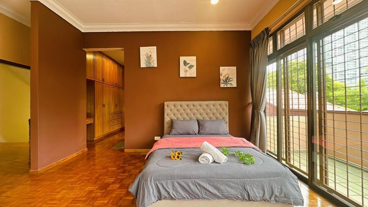 B04 Modern Deluxe Johor Bahru
